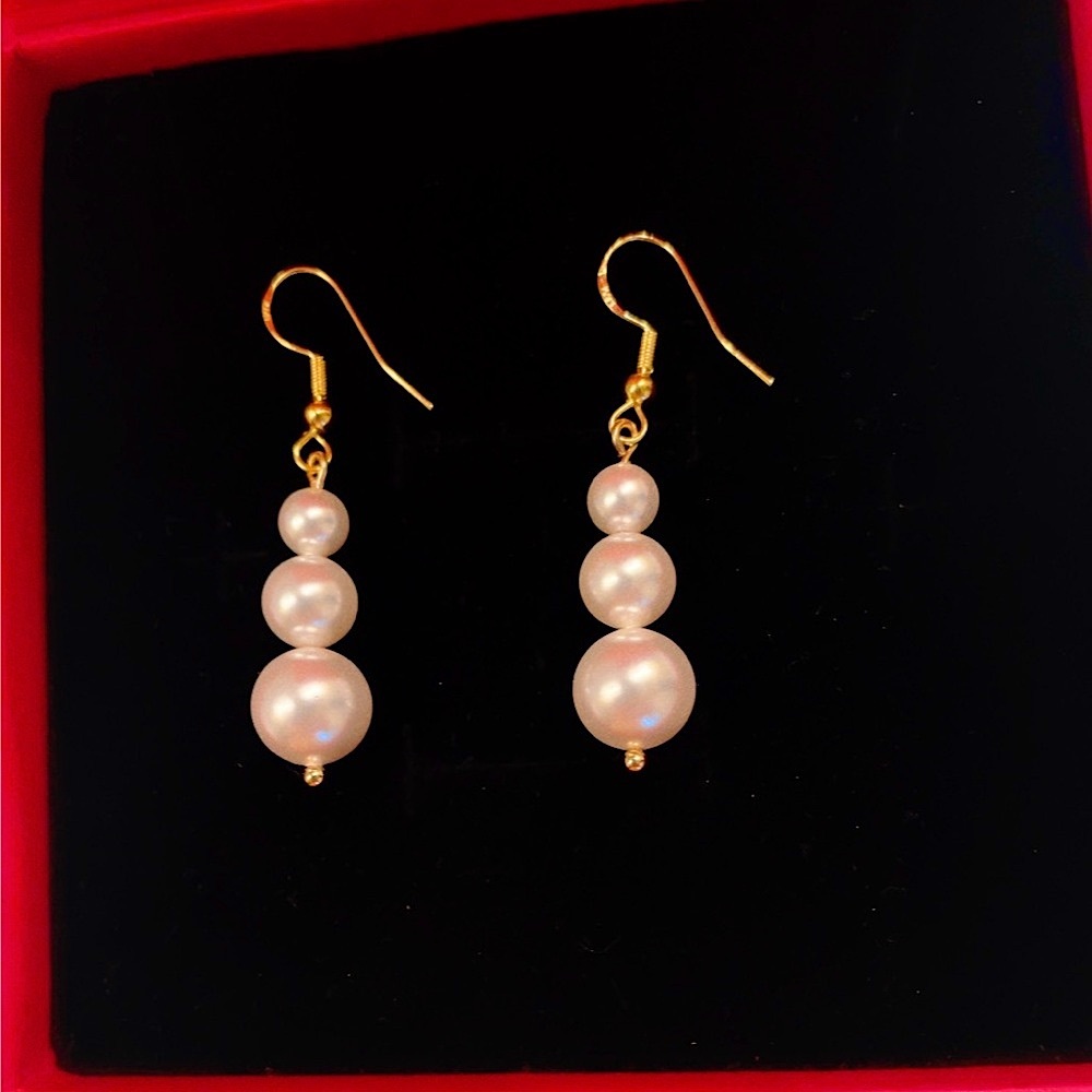 Elegant Graduated Shell Pearl Drop Earrings – 14K Gold Over Sterling Silver Wire
